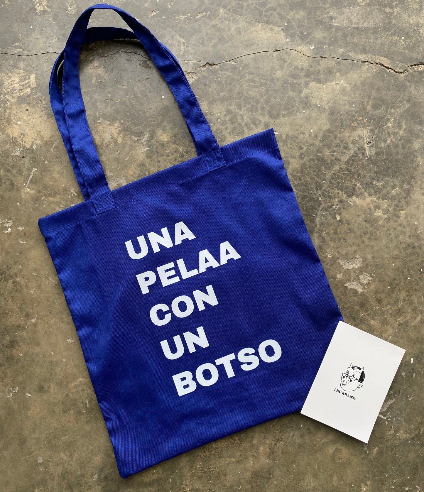 TOTE BAG PELAO CON UN BOTSO